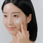 SKIN1004 Madagascar Centella Hyalu-Cica Water-Fit Sun Serum Twin Pack - Image 3